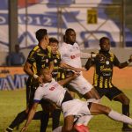 Olimpia en el último suspiro elimina al Real España y es nuevo líder