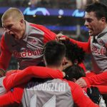 El Salzburgo gana y mete presión al Atlético