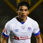 Carlos Pineda fue operado de ligamento cruzado y estará seis meses en recuperación