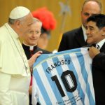 Papa Francisco: Maradona era un poeta en el campo, pero un hombre frágil