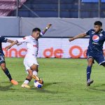 Sin goles, con tres expulsados termina el clásico entre Olimpia y Motagua