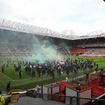 Aficionados del Manchester United invaden Old Trafford para protestar contra los dueños del club