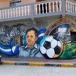 Con impresionante mural rinden tributo a Chelato Uclés en Comayagua