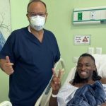 Alberth Elis es operado de los meniscos de su rodilla derecha