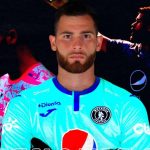 El portero hondureño Enrique Facussé renueva contrato con Motagua