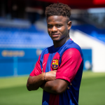 Barcelona hace oficial el fichaje de Mikayil Faye con una cláusula de 400 millones de euros