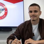 Romeo, hijo de David Beckham, firma con el equipo B del Brentford
