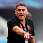 Costa Rica despide a Luis Fernando Suárez