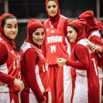 Jugadoras de baloncesto iraníes acusadas de «traición» por no cantar el himno