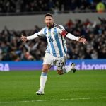 Con golazo de tiro libre de Messi, Argentina vence a Ecuador