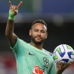 Neymar dice que le enorgullecerá superar el récord goleador de Pelé