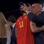 Un juez abre una investigación a Rubiales por el beso a Jenni Hermoso