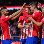 El Atlético de Madrid gana 2-1 al Alavés y se sube al podio de la Liga española