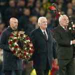 Emotivo homenaje de Old Trafford a Sir Bobby Charlton