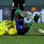 Neymar sufre ruptura de ligamento cruzado y será sometido a cirugía