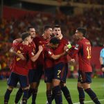 España vence 2-0 a Escocia y acaricia la clasificación a la Eurocopa