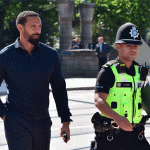 Condenado un aficionado por hacer gestos racistas a Rio Ferdinand