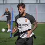 Íñigo Martínez, novedad en el entrenamiento del Barcelona