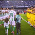 Andrés Guardado recibe homenaje de despedida del Betis en el Benito Villamarín