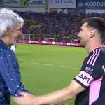 ¡Dos grandes en el Cuscatlán! «Mágico» González saluda a Lionel Messi