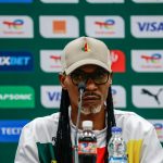 Camerún despide a su entrenador tras fracaso en la Copa África