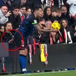 Multan con 6 mil euros al aficionado del Rayo Vallecano que tocó el trasero de Lucas Ocampos