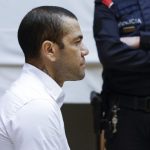Dani Alves queda en libertad tras pagar una fianza de un millón de euros