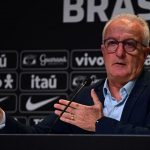 La selección brasileña rompe silencio sobre los casos de Alves y Robinho
