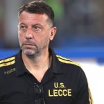 Exentrenador del Lecce es suspendido cuatro partidos por cabezazo a un jugador del Verona