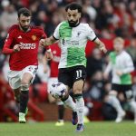 El Liverpool tropieza ante Manchester United y pierde el liderato