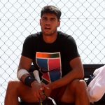 Carlos Alcaraz renuncia al torneo de Montecarlo por una lesión