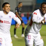 Olimpia no tiene rival, con 10 jugadores venció 3-1 al Real España