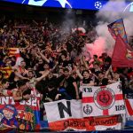La UEFA hará un informe por el saludo nazi de aficionados del Barça en París